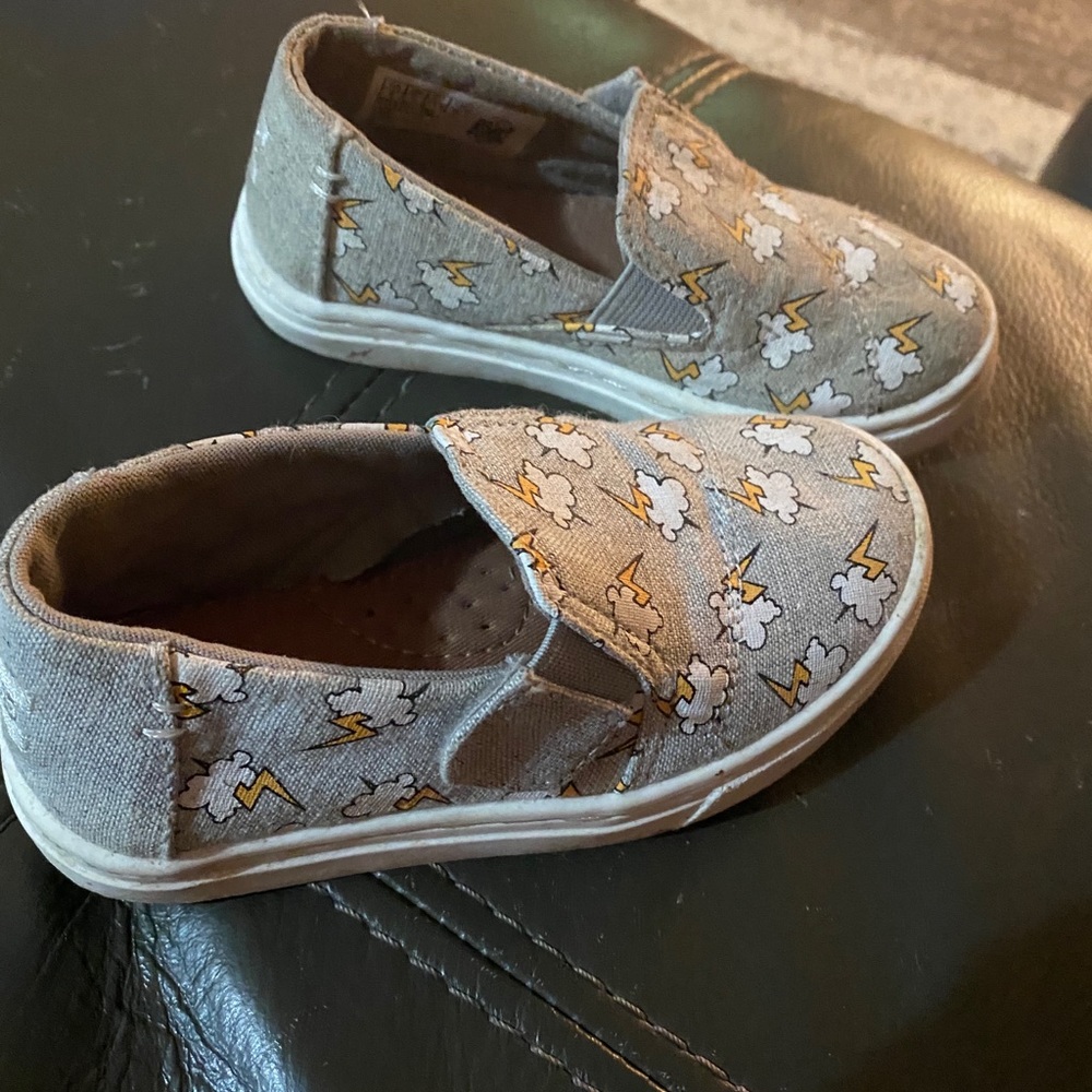 Toms